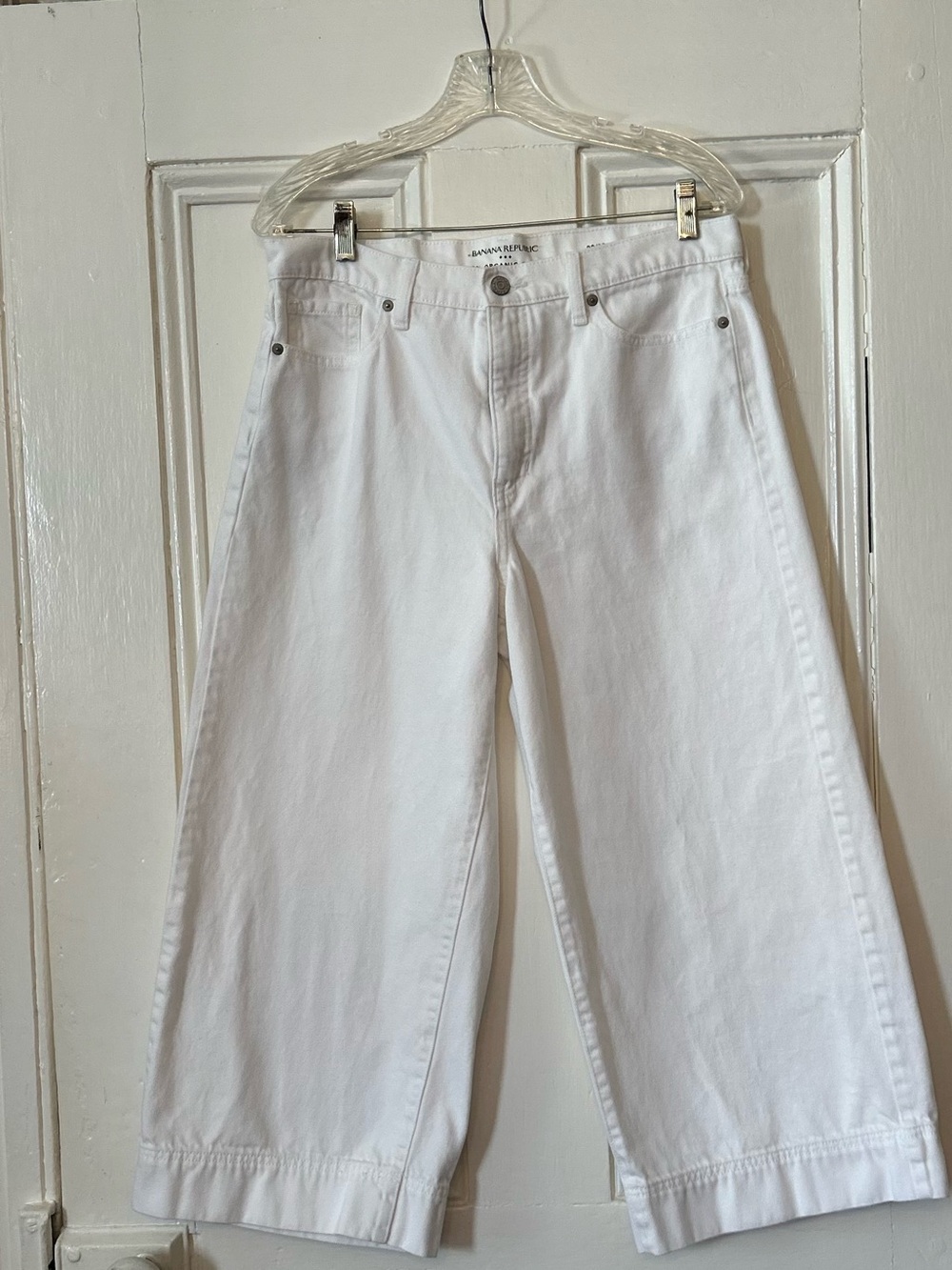 Banana Republic 100% Organic Cotton White Wide Leg Cropped Jeans Size 30 / 10